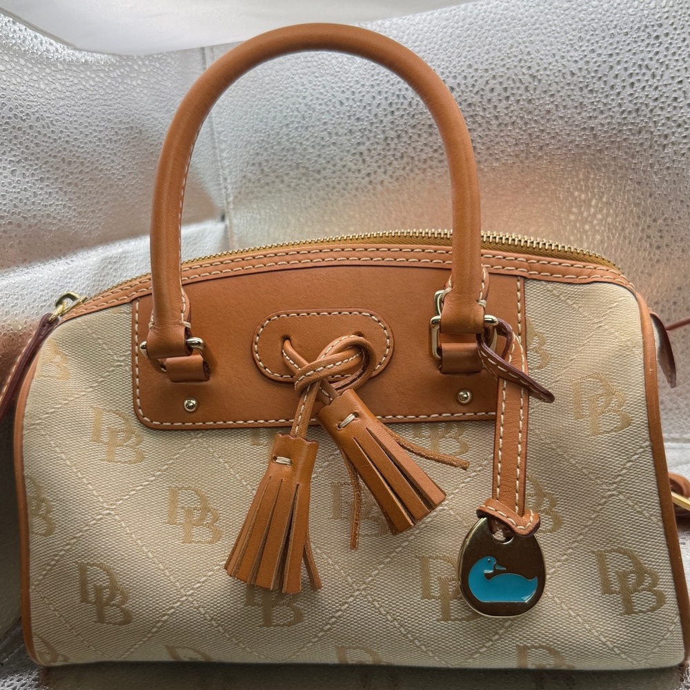Dooney & Bourke Signature Logo Satchel crossbody with BLUE DUCK HANG TAG